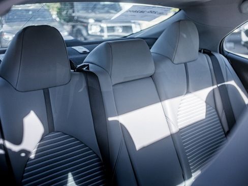 Used 2024 Toyota Camry SE image 36