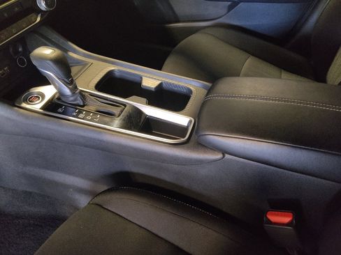 Used 2024 Nissan Sentra SV FWD image 26