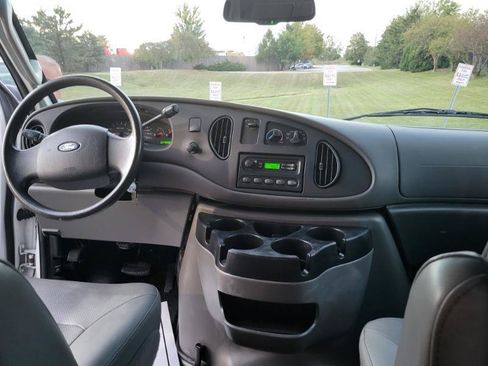 Used 2008 Ford E-350 and Econoline 350 Extended Super Duty RWD image 36