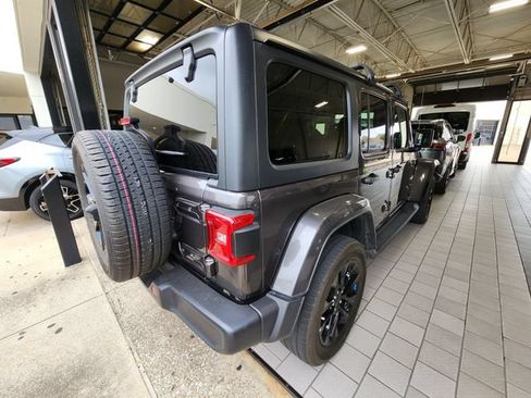 Used 2023 Jeep Wrangler Unlimited Sahara AWD/4WD image 4