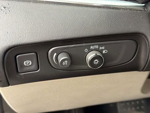 Used 2021 Buick Enclave Essence w/ Sport Touring Edition FWD image 26
