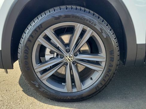 Used 2022 Volkswagen Atlas SE image 31