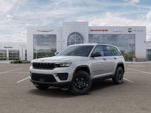 New 2025 Jeep Grand Cherokee Laredo image 2