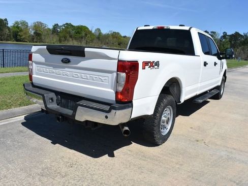Used 2022 Ford F250 XL w/ Power Equipment Group image 4