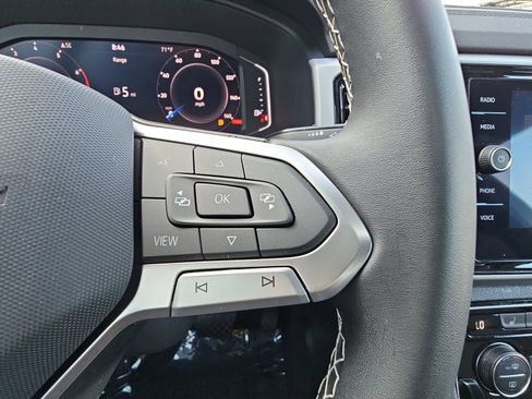 Used 2023 Volkswagen Atlas Cross Sport SE w/ Panoramic Sunroof Package FWD image 18