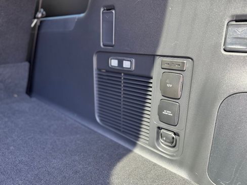 Used 2025 Ford Expedition Max Platinum w/ Platinum Ultimate Package image 8