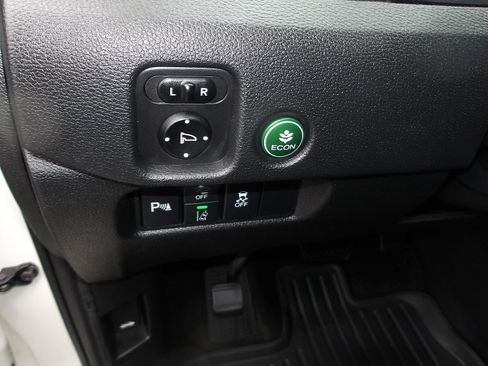 Used 2019 Honda Pilot Touring image 18