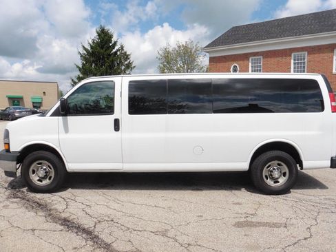 Used 2020 Chevrolet Express 3500 LT w/ LT Preferred Equipment Group RWD image 22
