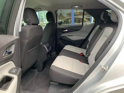 Used 2019 Chevrolet Equinox LS w/ LS Convenience Package AWD/4WD image 24