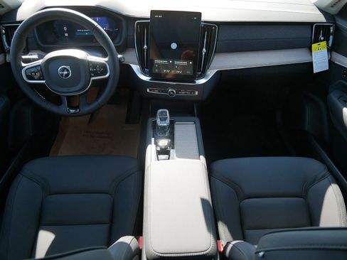 New 2025 Volvo XC90 T8 Plus w/ Protection Package Premier image 7