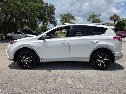 Used 2018 Toyota RAV4 SE w/ Power Extra Value Package AWD/4WD image 4