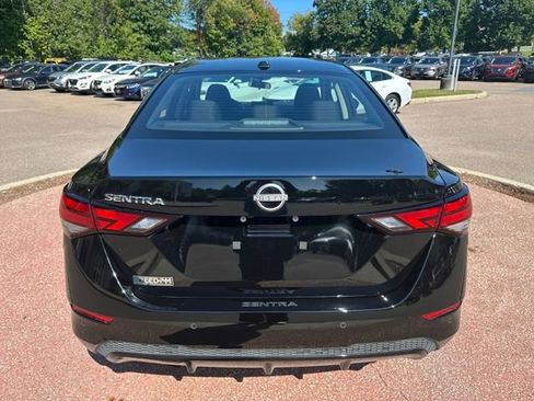Used 2025 Nissan Sentra SV w/ Trunk Package image 4