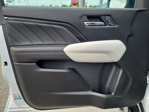 Used 2023 GMC Canyon AT4X image 23