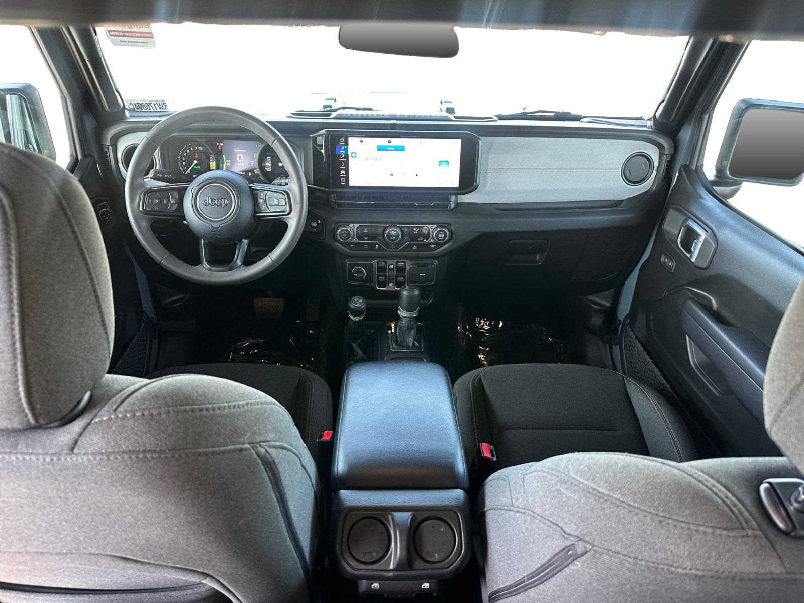 Used 2024 Jeep Wrangler Unlimited AWD/4WD image 10