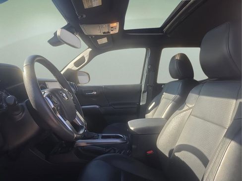 Certified 2022 Toyota Tacoma Limited image 19