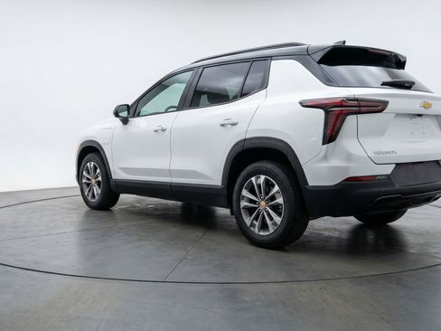 Used 2025 Chevrolet Equinox LT FWD image 6