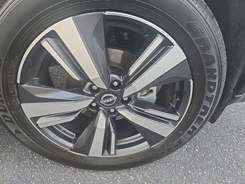 Used 2025 Nissan Rogue SL image 38