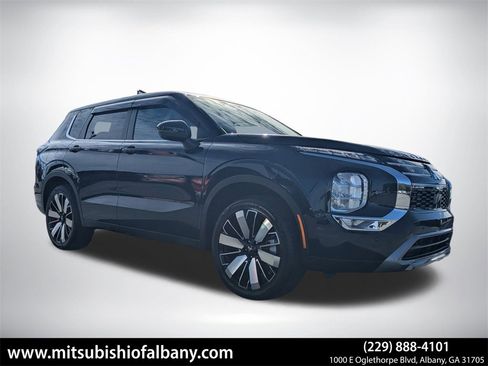 New 2026 Mitsubishi Outlander SE image 1