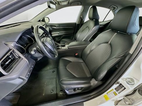 Certified 2023 Toyota Camry SE w/ Convenience Package image 12