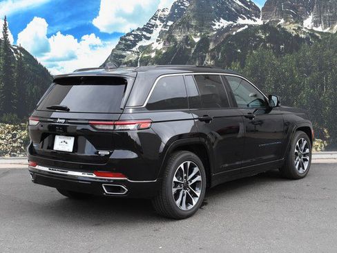 Used 2024 Jeep Grand Cherokee Overland w/ Advanced Protech Group III image 3