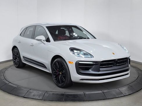 Certified 2025 Porsche Macan GTS AWD/4WD image 9