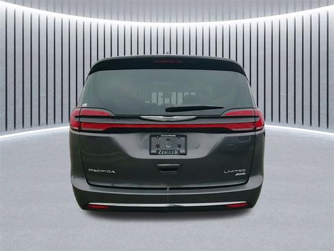 Used 2021 Chrysler Pacifica Limited w/ Premium & Safety Sphere Group image 8