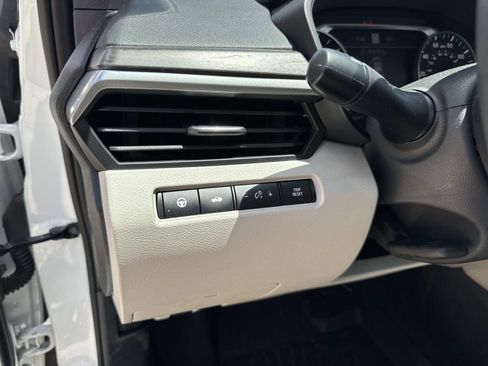 Used 2024 Nissan Altima 2.5 SV w/ SV Premium Package image 21