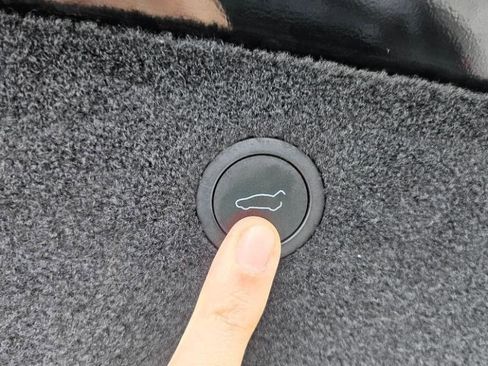 Used 2023 Tesla Model X AWD image 71