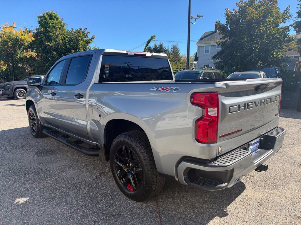 Used 2023 Chevrolet Silverado 1500 RST w/ Redline Edition AWD/4WD image 3