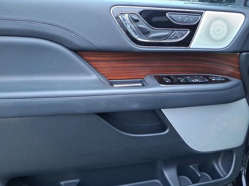 Certified 2023 Lincoln Navigator Reserve image 12