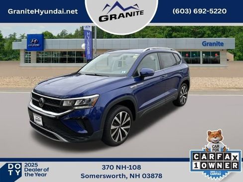 Used 2022 Volkswagen Taos SE image 1