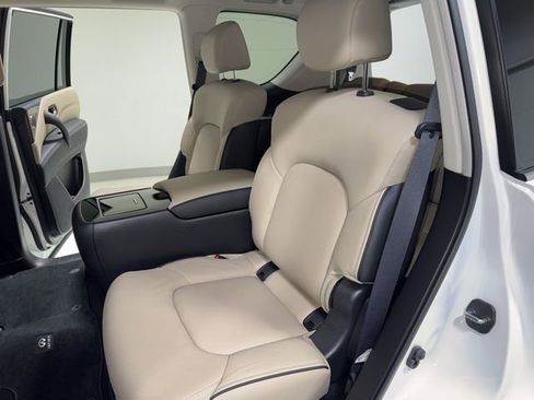 Used 2024 INFINITI QX80 Premium Select w/ Cargo Package image 2