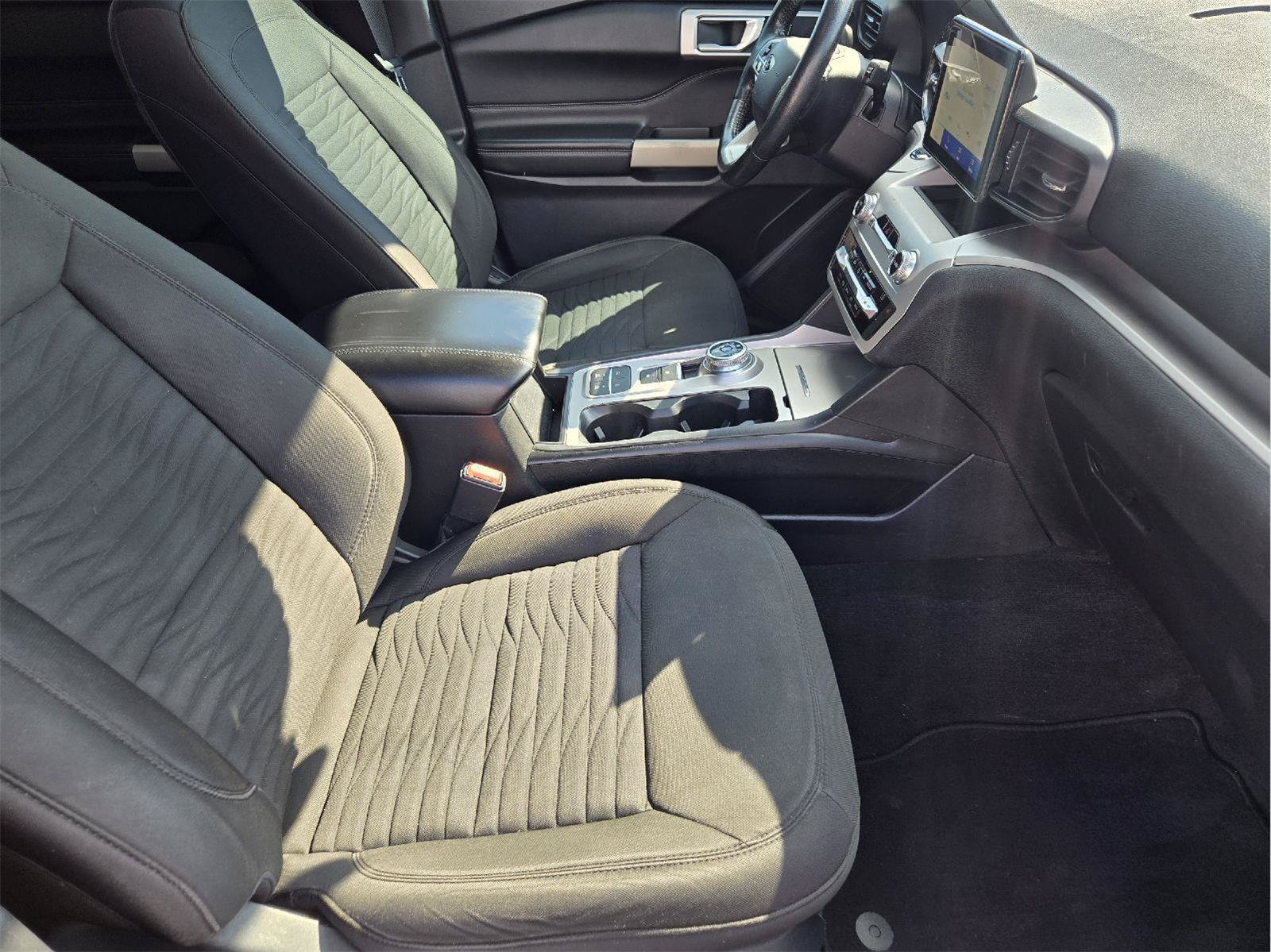 Used 2021 Ford Explorer XLT RWD image 13