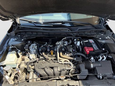Used 2025 Nissan Altima 2.5 SV FWD image 29