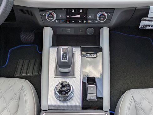 New 2025 Mitsubishi Outlander SEL image 21