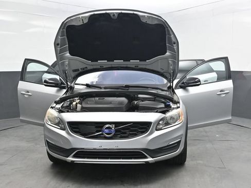 Used 2017 Volvo V60 T5 Cross Country w/ Convenience Package AWD/4WD image 44