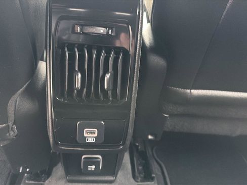 Used 2023 Jeep Compass Limited image 23