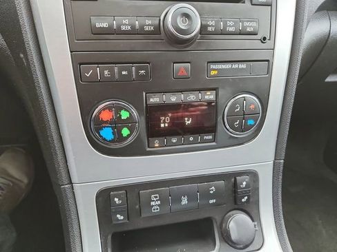 Used 2012 GMC Acadia SLT image 16