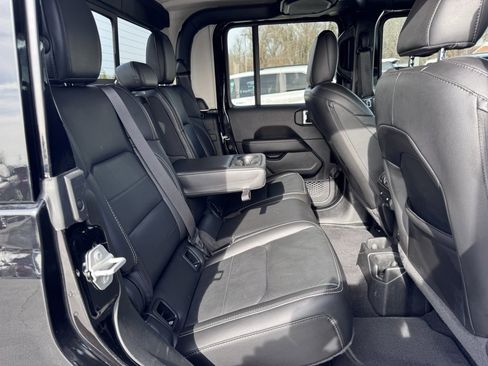 Used 2021 Jeep Gladiator Overland w/ Popular Equipment Package image 27