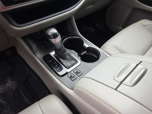 Used 2017 Toyota Highlander XLE FWD image 25