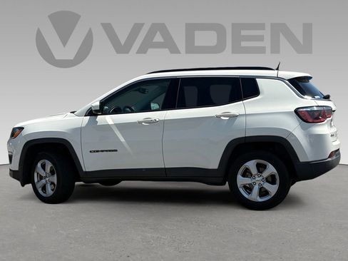 Used 2018 Jeep Compass Latitude w/ Popular Equipment Group AWD/4WD image 9