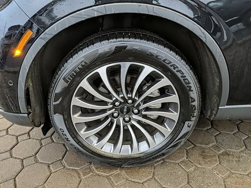 Used 2021 Lincoln Aviator Reserve w/ Equipment Group 201A image 12