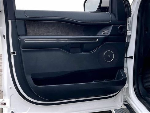 Used 2019 Ford Expedition Limited w/ Equipment Group 302A AWD/4WD image 22