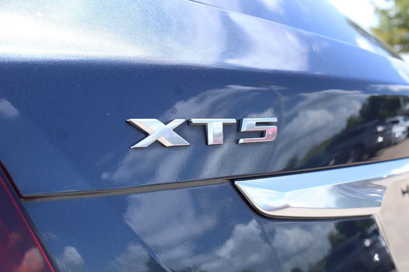 Used 2020 Cadillac XT5 Premium Luxury FWD image 7