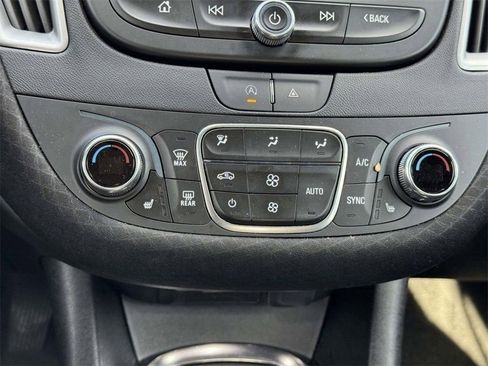 Used 2024 Chevrolet Malibu LT image 5