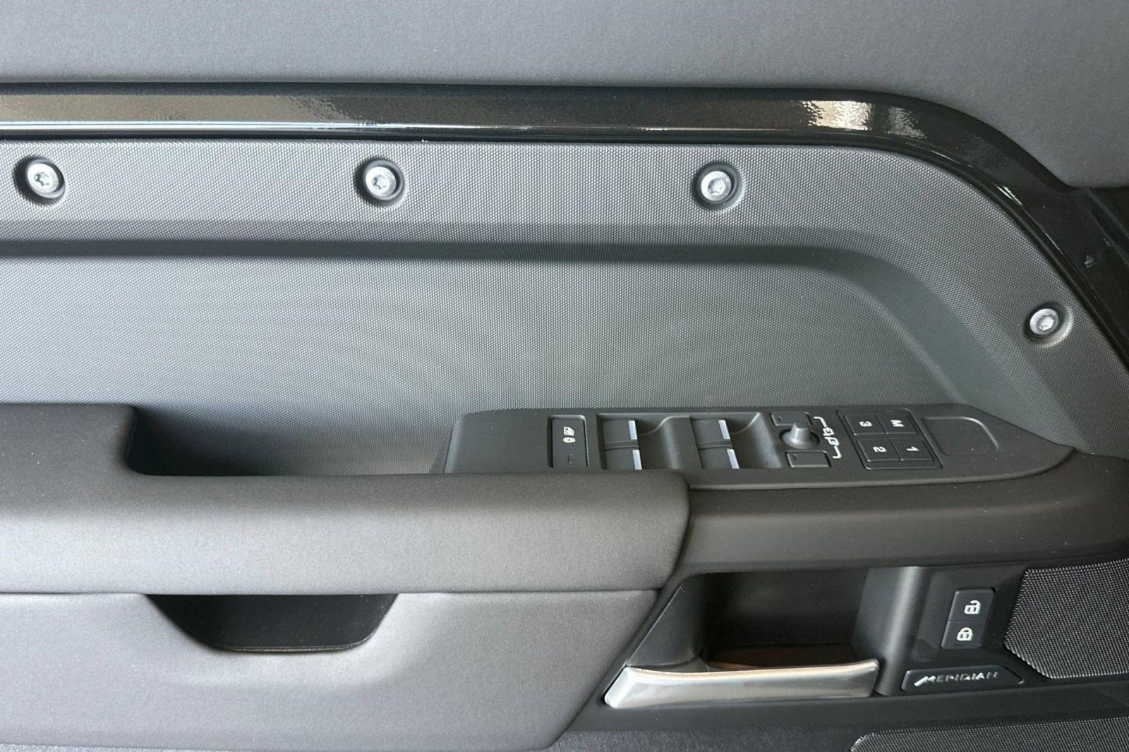 New 2026 Land Rover Defender 110 S AWD/4WD image 14
