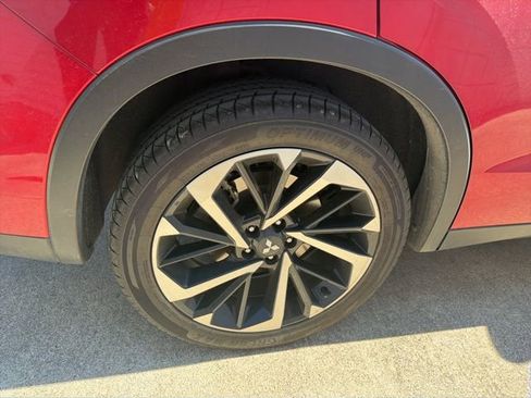 Used 2024 Mitsubishi Outlander SE image 10