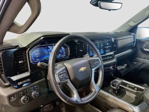 Used 2022 Chevrolet Silverado 1500 LTZ w/ LTZ Premium Package AWD/4WD image 9