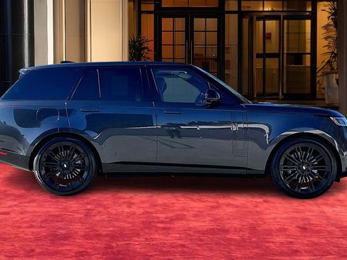 Used 2023 Land Rover Range Rover SE image 13