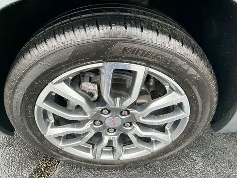 Used 2024 GMC Terrain Denali w/ Denali Premium Package image 11